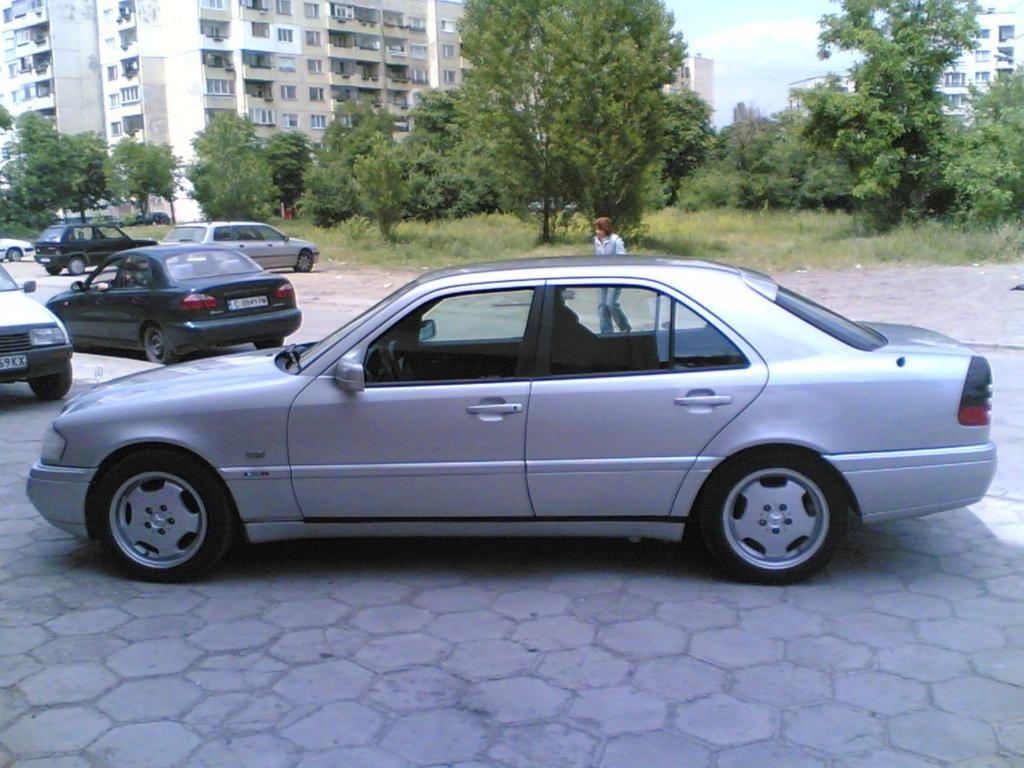 Fotky: Mercedes-Benz C 200K Sport Automatic (foto, obrazky)