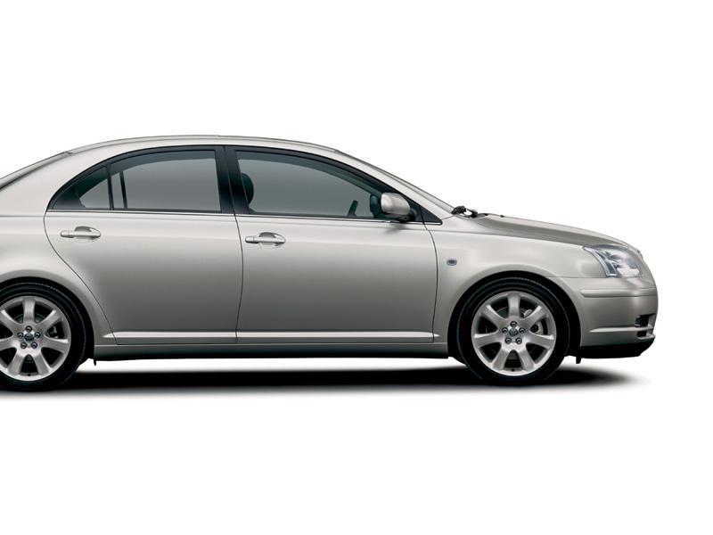 Fotky: Toyota Avensis 2.0 D-4D Executive (foto, obrazky)