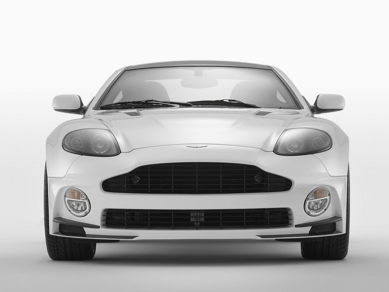 Foto: Mansory Aston Martin Vanquish S White Front (2008)