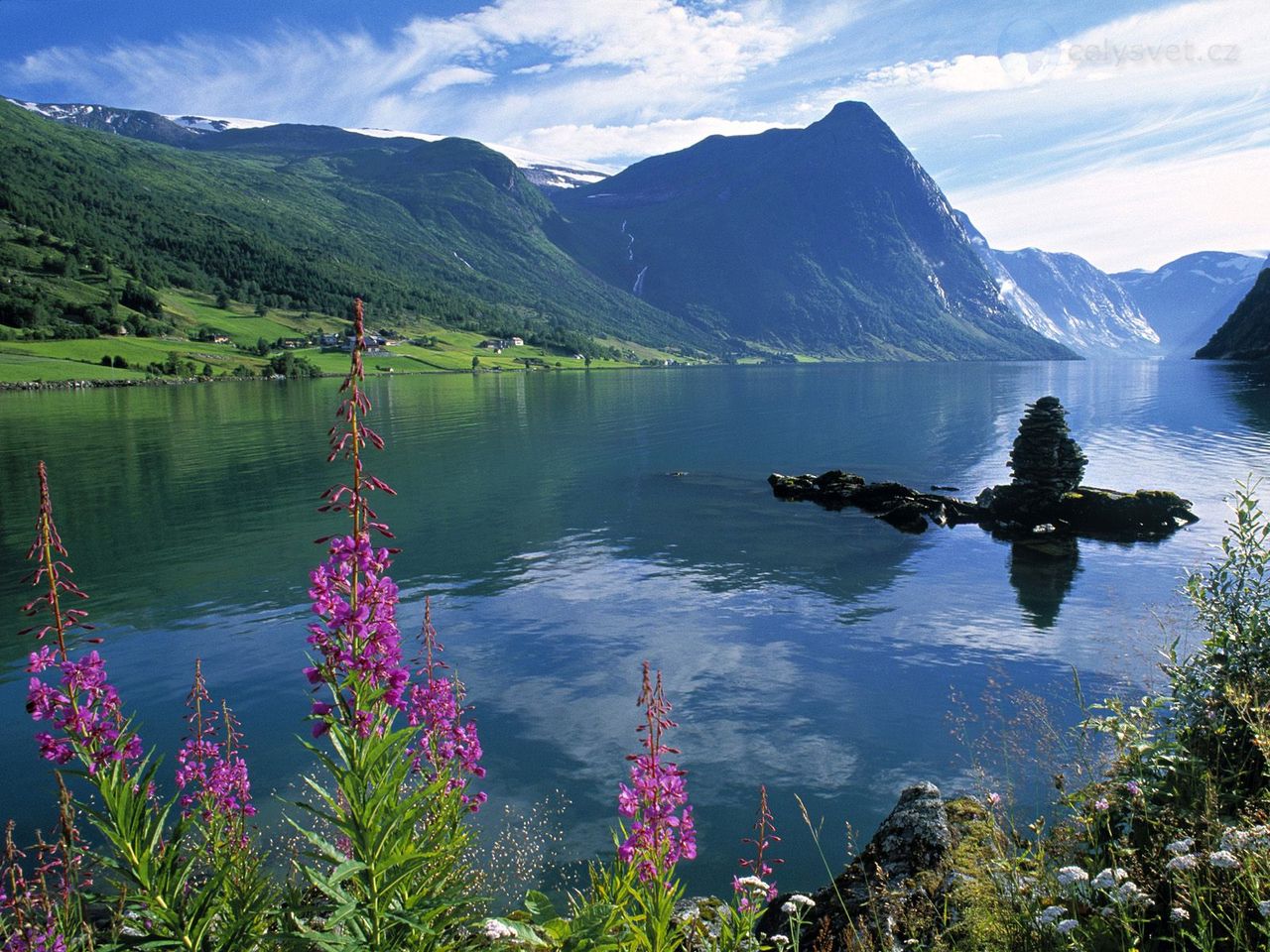 Foto: Jolstravatnet Fjord, Jolster Area, Norway