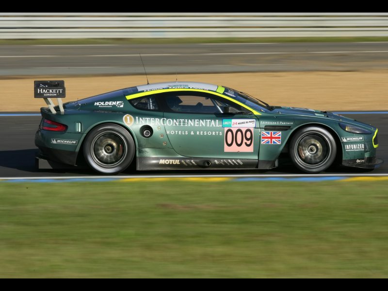 Foto: Aston Martin DBR9 Le Mans Winner Passenger Side Speed Closeup (2007)