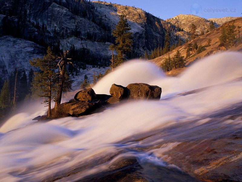 Foto: Waterwheel Falls, Yosemite Backcountry, California